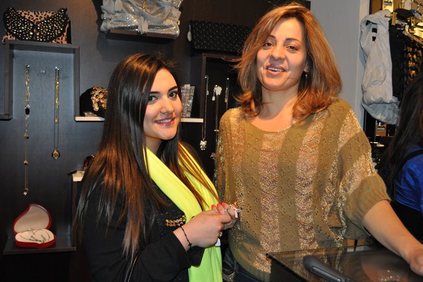S ladies boutique Opening